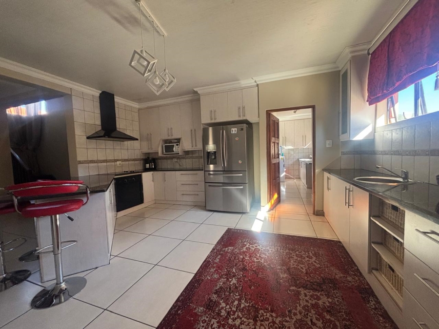 4 Bedroom Property for Sale in Langenhovenpark Free State